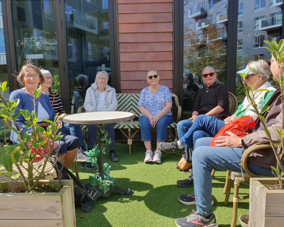 Gå-gruppen på Café Le Jardin